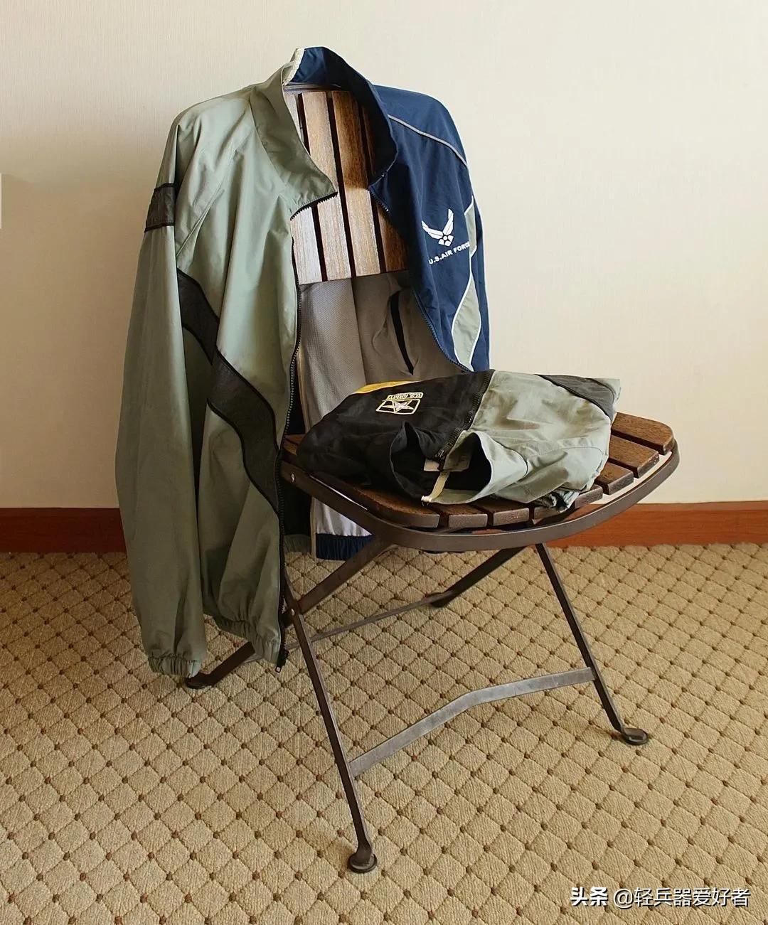 战争军服演变,由战争演变的服装