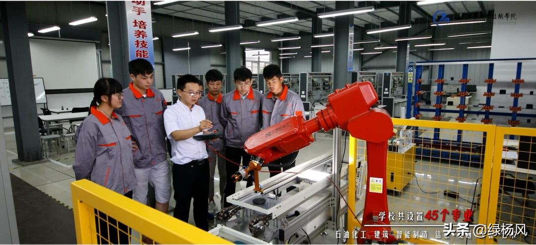 扬州工业职业学院2019招生多少人,扬州职业技术学院官网招生简章