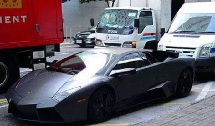 迪拜王子一5亿跑车,自己舍不得开,从不外借,却借给了中国偶像