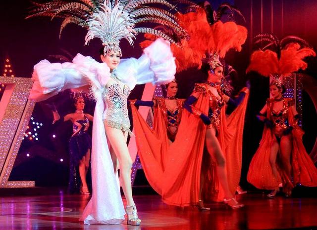 风情万种背后的辛酸,揭秘泰国人妖的由来和未来