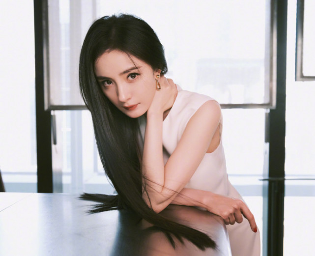 邓伦过生日只有杨幂送祝福?这下可惹怒了粉丝,直呼“伦姐”