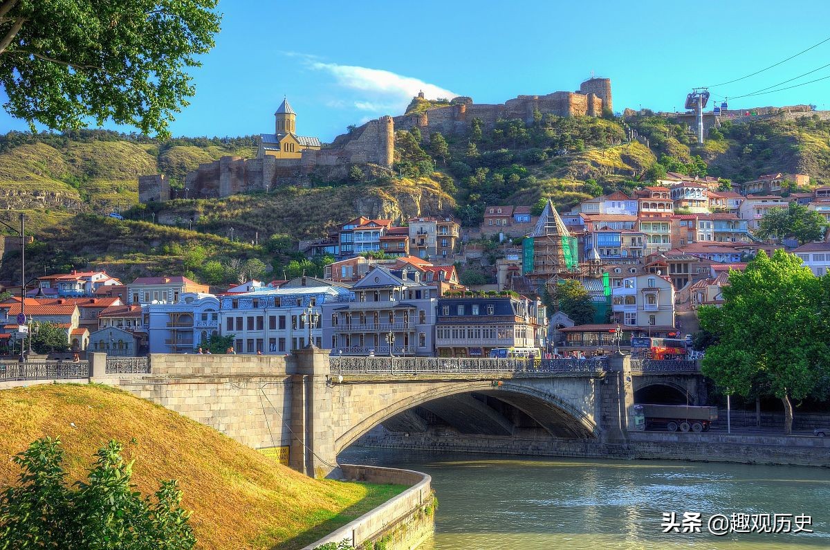 苏联由多少个加盟共和国组成,苏联刚成立时的四个加盟国