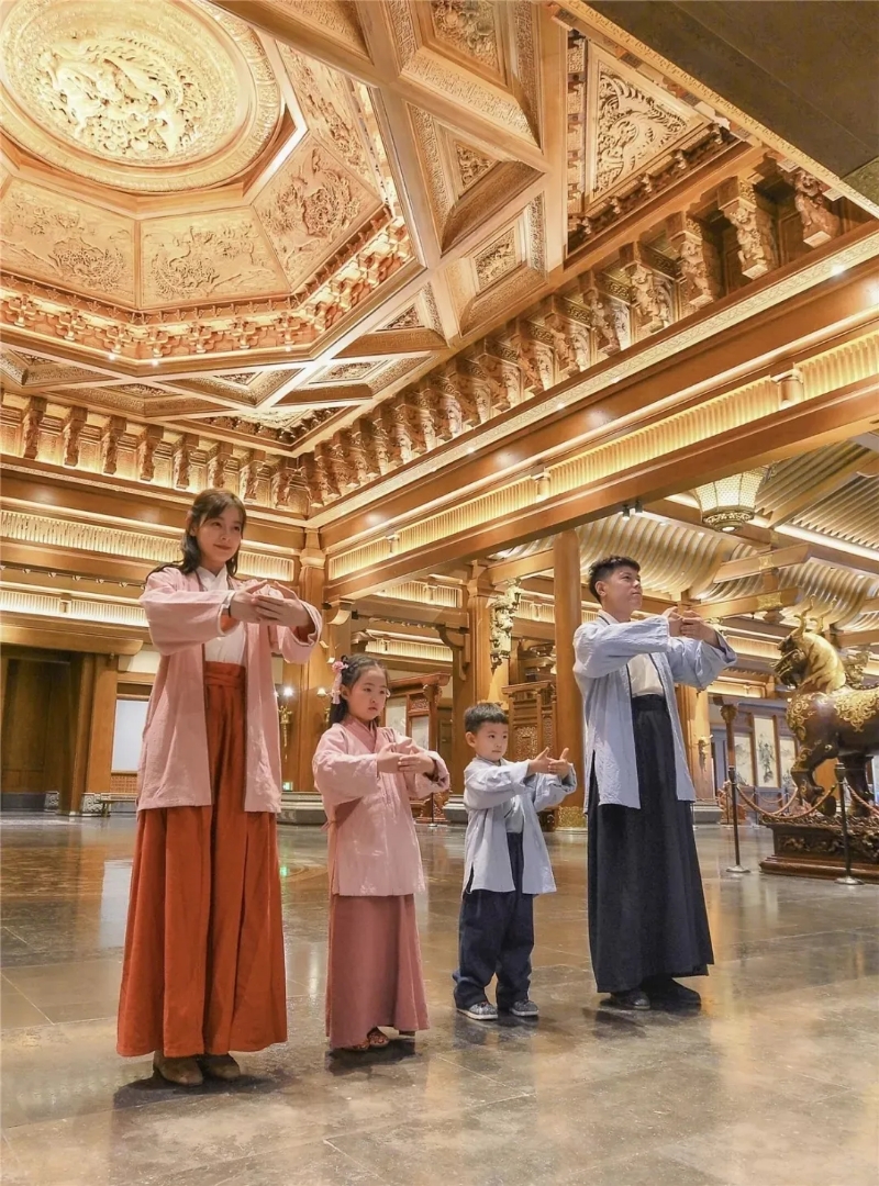 济宁和曲阜哪个发展前景好,向东还是向西会有答案么