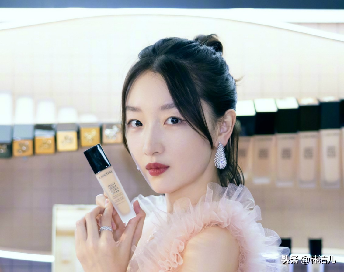 周冬雨最近的妆容教程,周冬雨肿眼泡