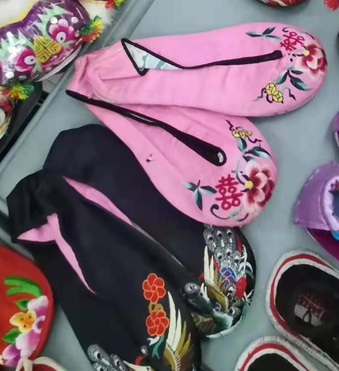 少数民族服装与服饰传承,儿童传统服饰