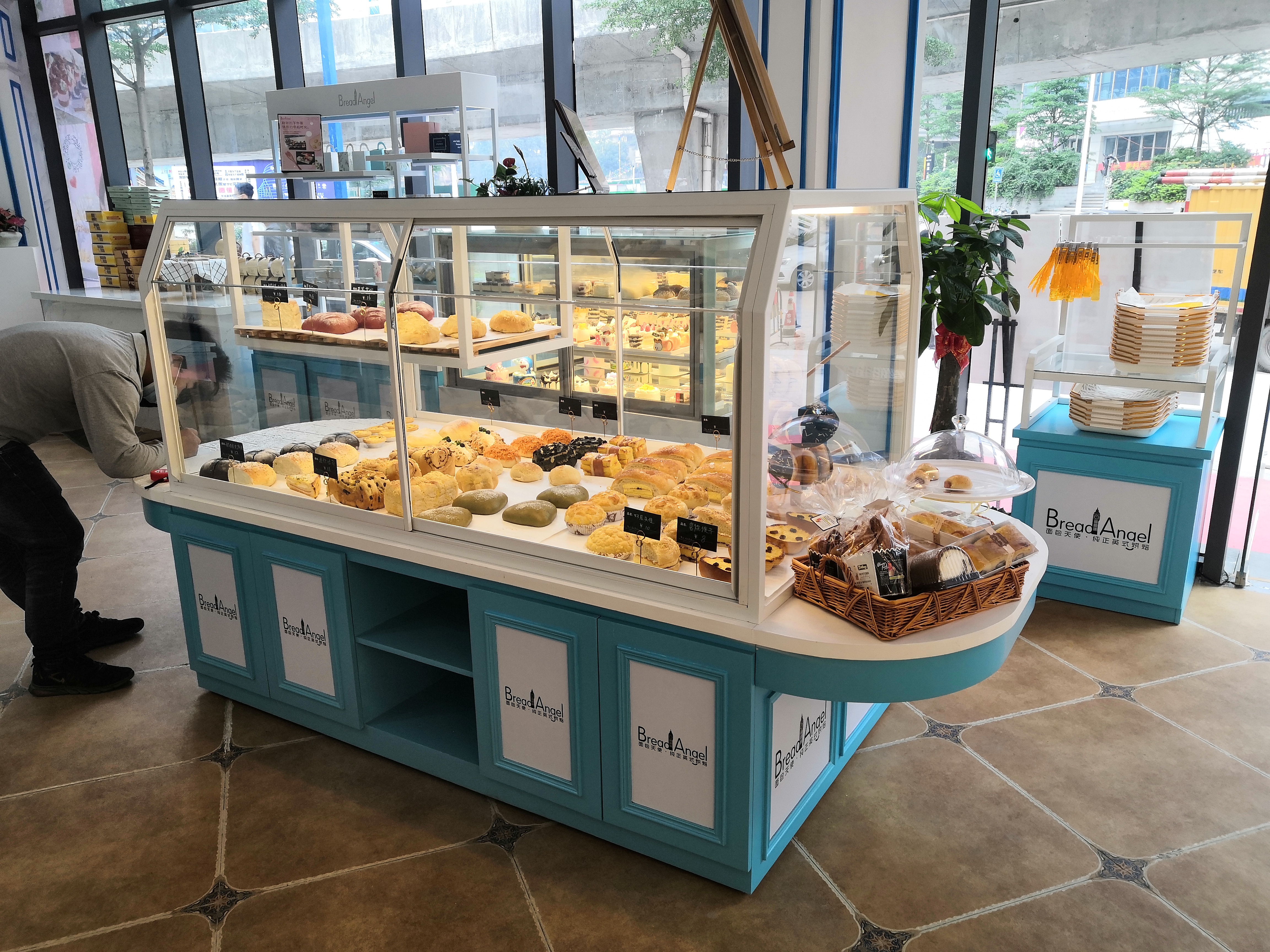 烤漆吧台烤漆展柜定做,烤漆柜多少钱一平