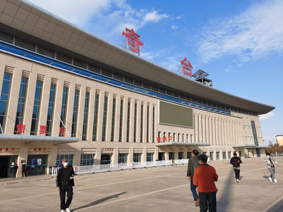 【跋涉边境亲吻祖国】58、奇台：红花似火的边境县…