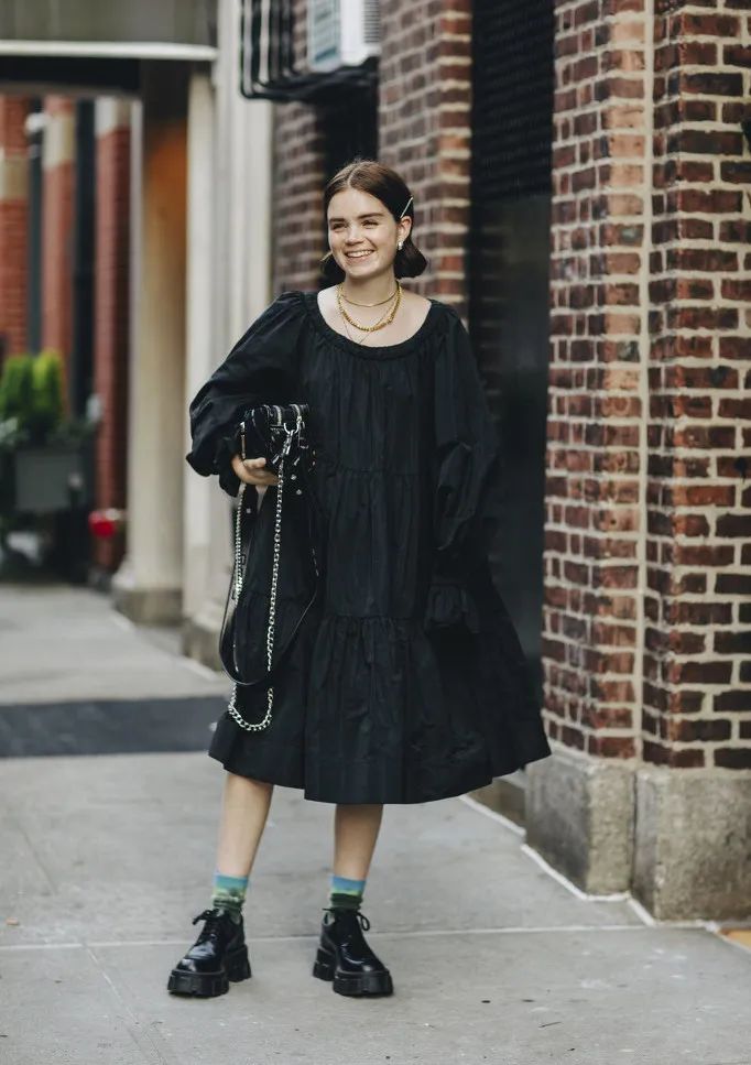 矮个子穿娃娃裙,穿娃娃裙适合扎的发型