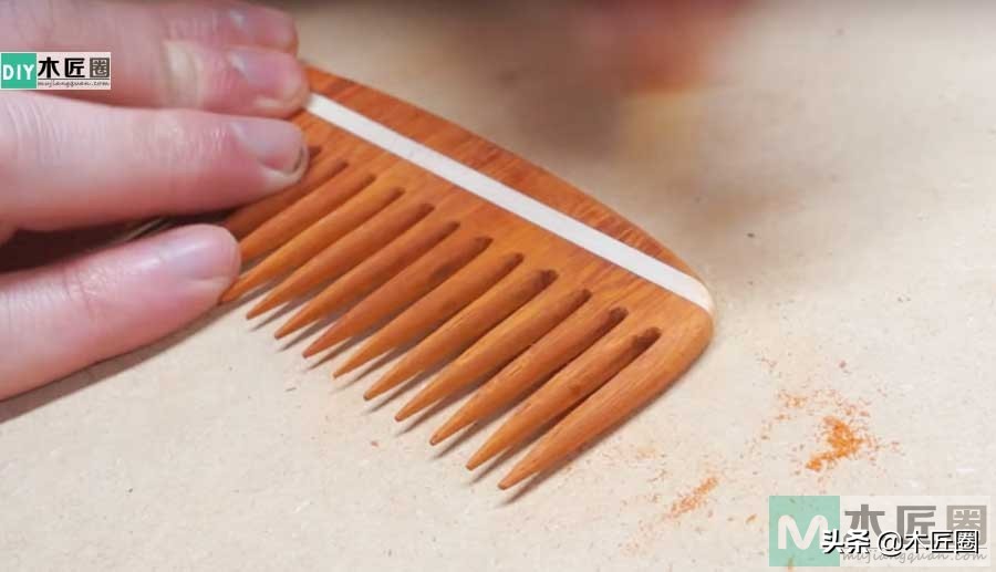 木工爱好者制作的产品,手工木梳diy工具