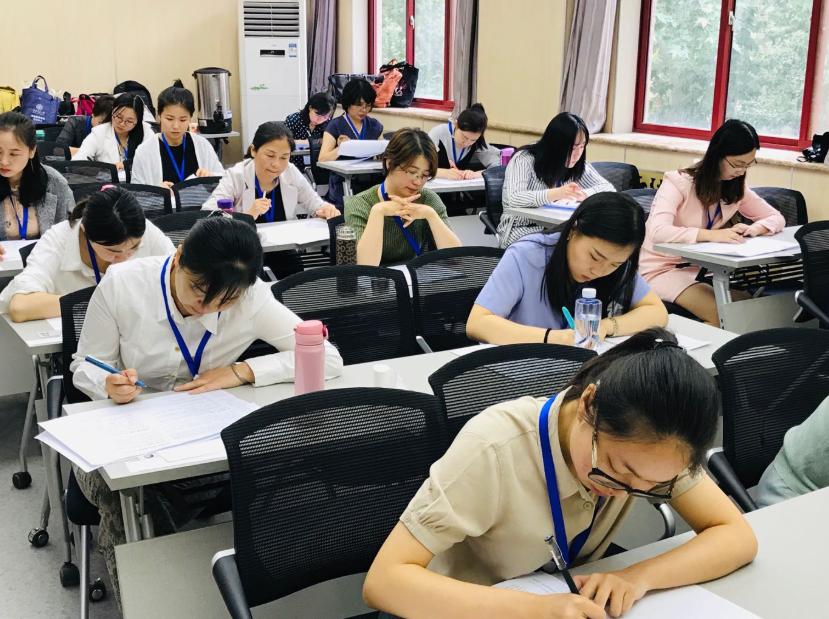 为什么现在报考教师的人少了,为什么报考教师资格证一直待审核