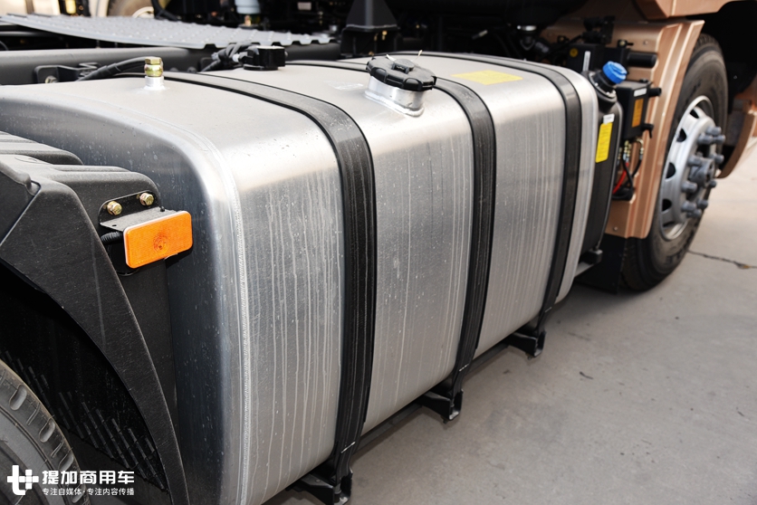 大运n9h550牵引头有多重,大运重卡最新款n9h