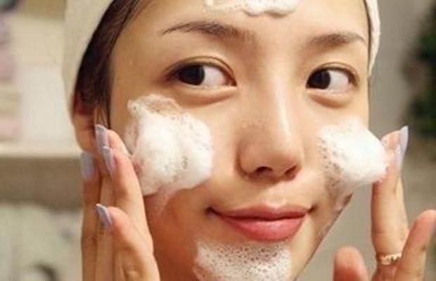 如何正确去黑头收缩毛孔,去鼻头的黑头后用什么收缩毛孔