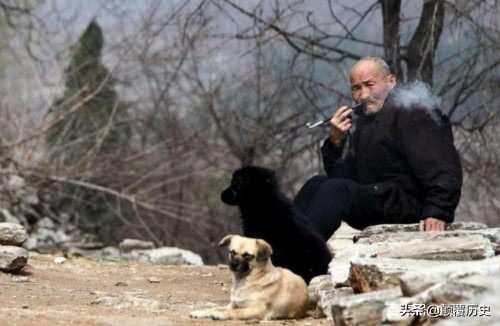 男怕摸头摸腰的段子,民间俗语男怕摸头女怕啥意思