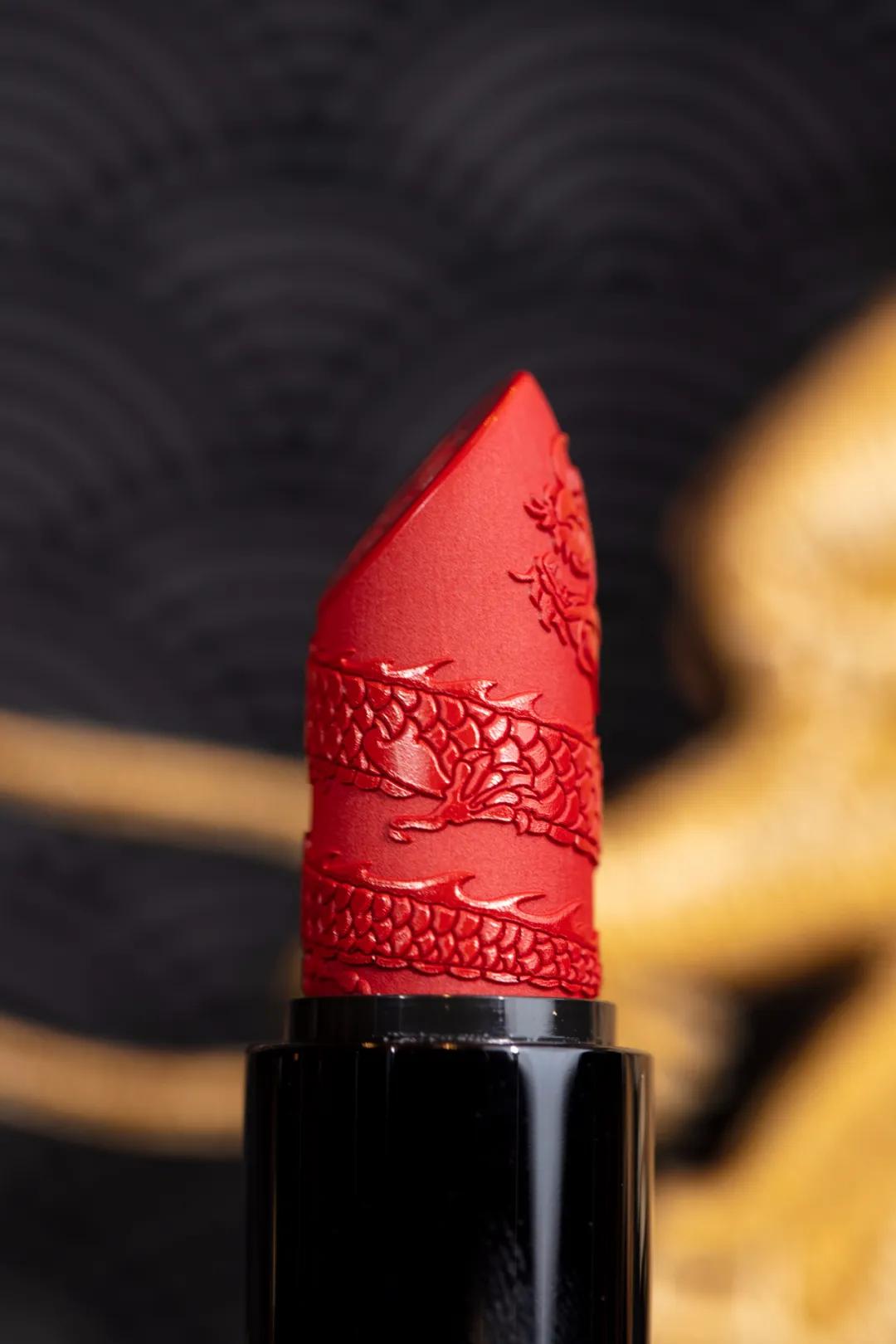 中国彩妆刷爆ins！背后“神仙”藏不住了！我：寄头可以包邮吗？