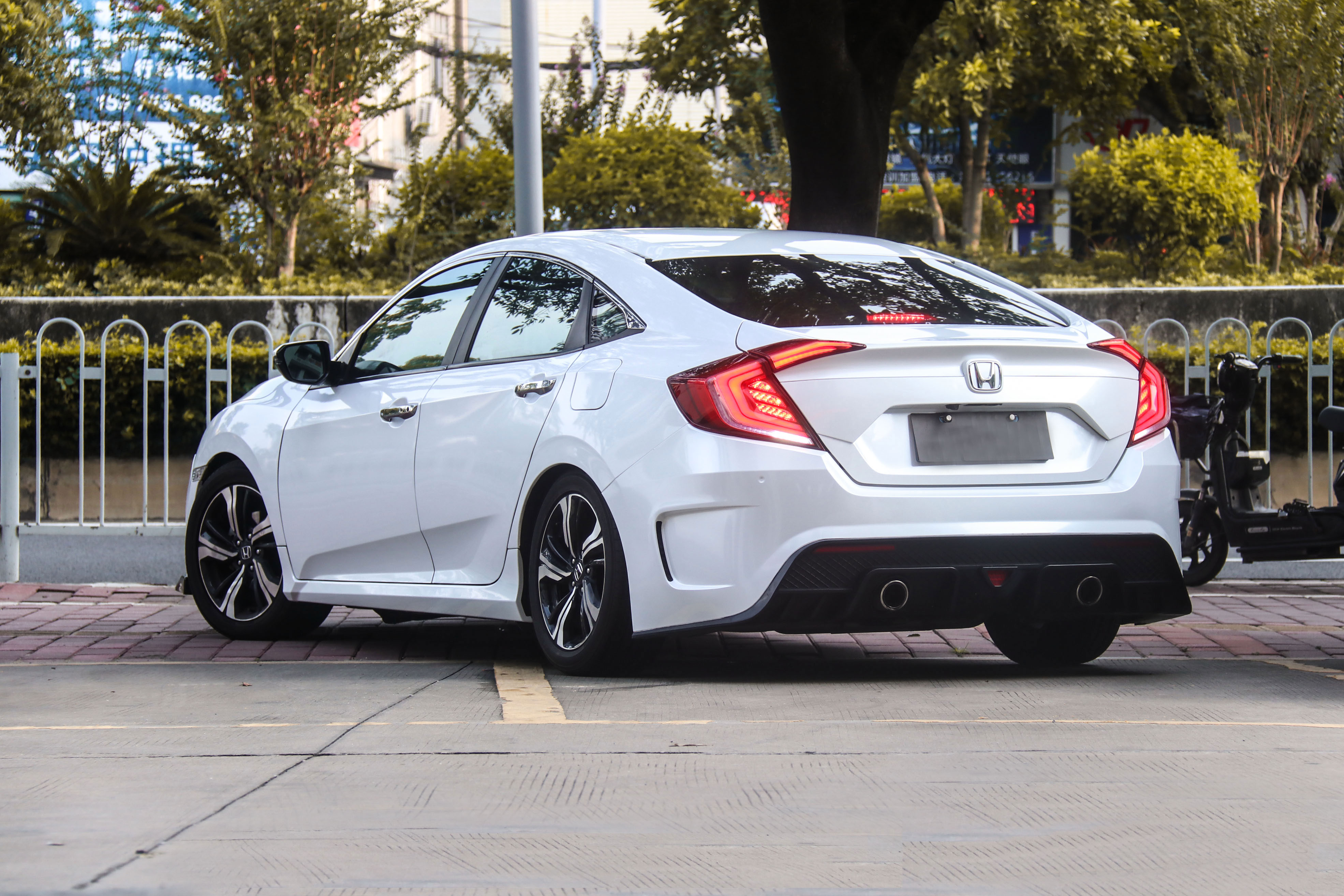 思域钻石星空白魅蓝改色案例,思域琉璃金粉改色膜