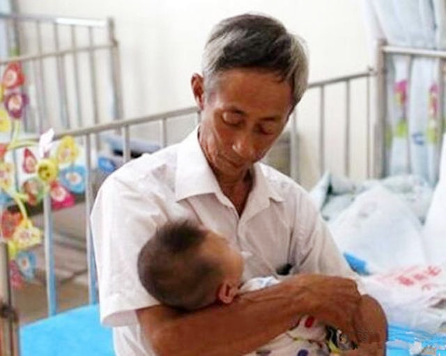 孩子喊屁屁疼怎么回事,三岁女宝宝喊小便处疼怎么办