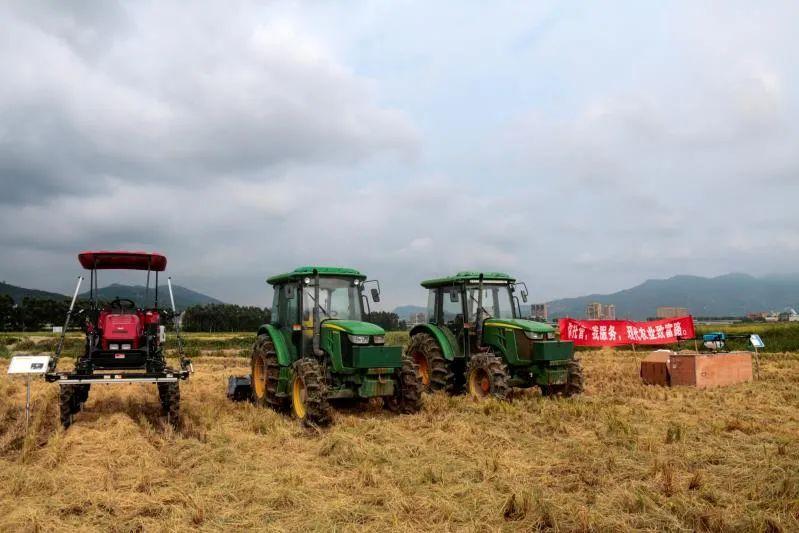 新型农业机械推广活动,丰收节农业机械