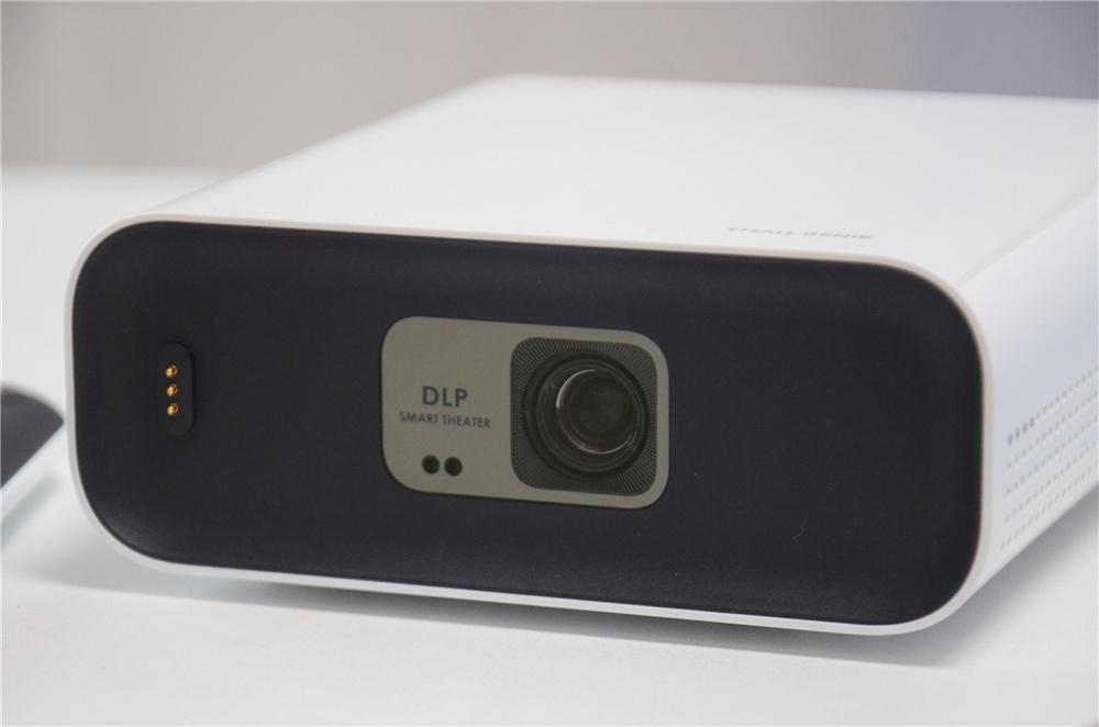 将电影院放进口袋里?天猫精灵“小白盒”便携智能投影仪评测