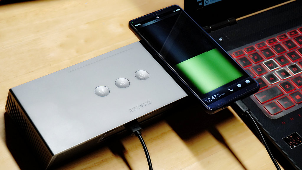 客厅用投影仪代替电视机好不好,客厅电视机和投影仪