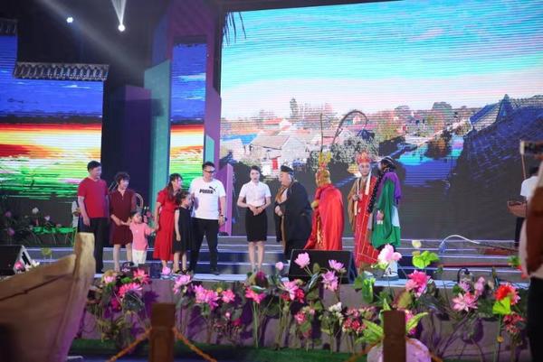 大美微山湖风情荷花节,微山第三十届荷花节湿地嘉年华