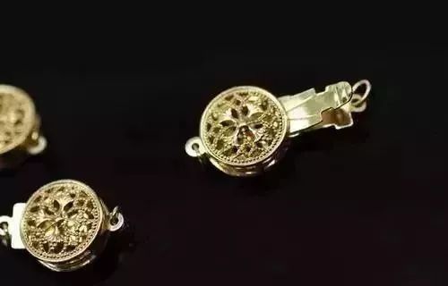 黄金项链扣子和其它的有什么区别,黄金项链的扣子一般是什么样的