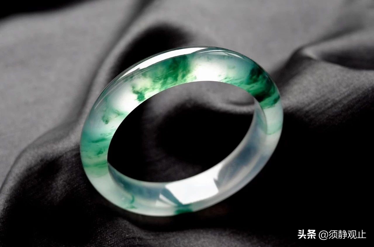 碧玉手镯圆条好看还是扁条好看,圆条手镯和扁条手镯哪个好看