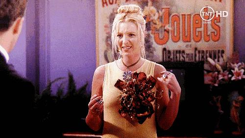 老友记专栏：PheobeBuffay世界以痛吻她，她却报之以歌