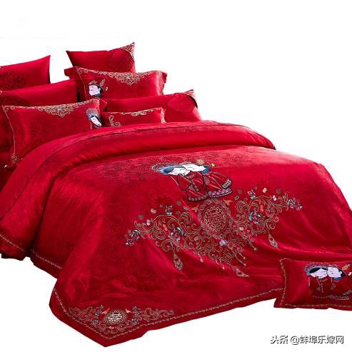 结婚时准备四件套还是八件套？中国红到洋气红只有一步之遥