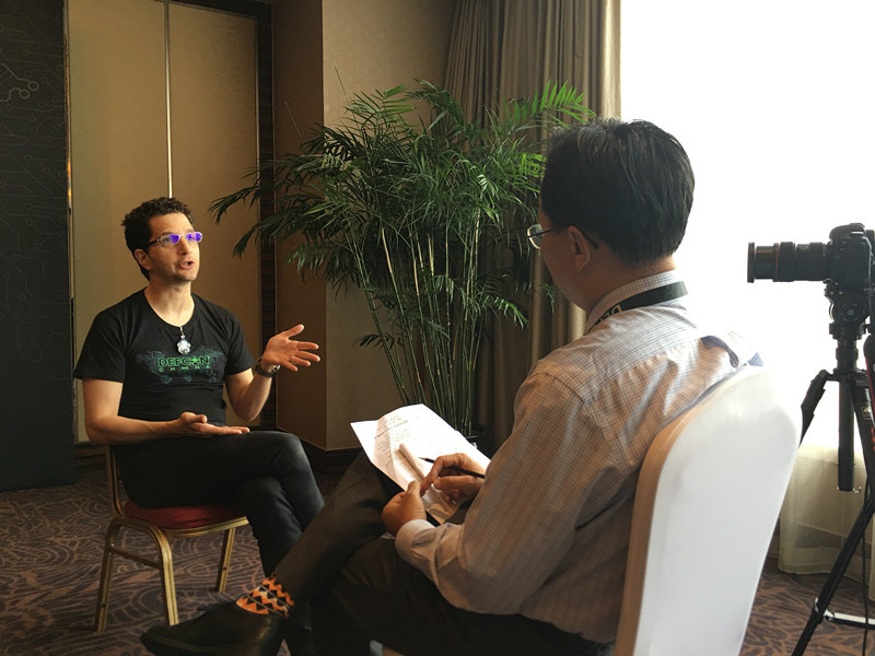 「互联网口述历史」杰夫·莫斯：“身价”最高黑客