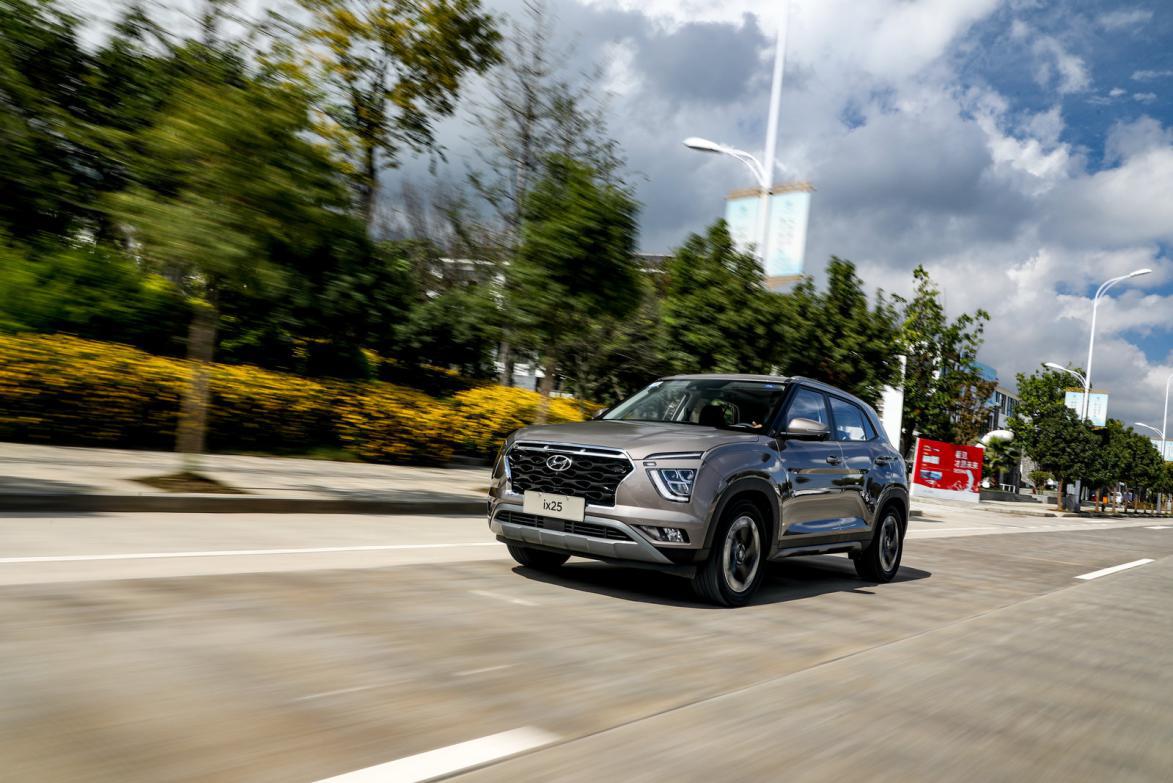 试驾现代ix252.0,北京现代ix25山路体验