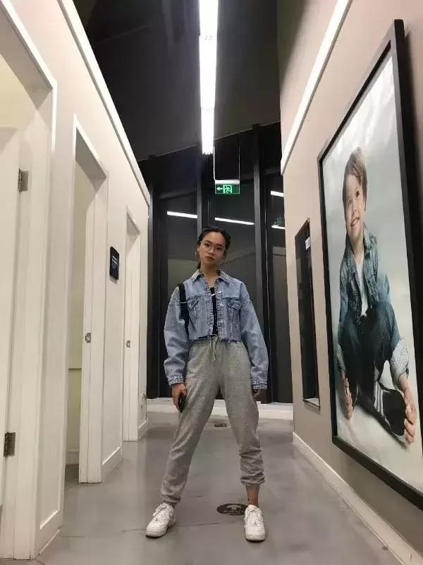 比黑丝妞还让人无法抵抗的,是这些穿球鞋的漂亮妹妹...