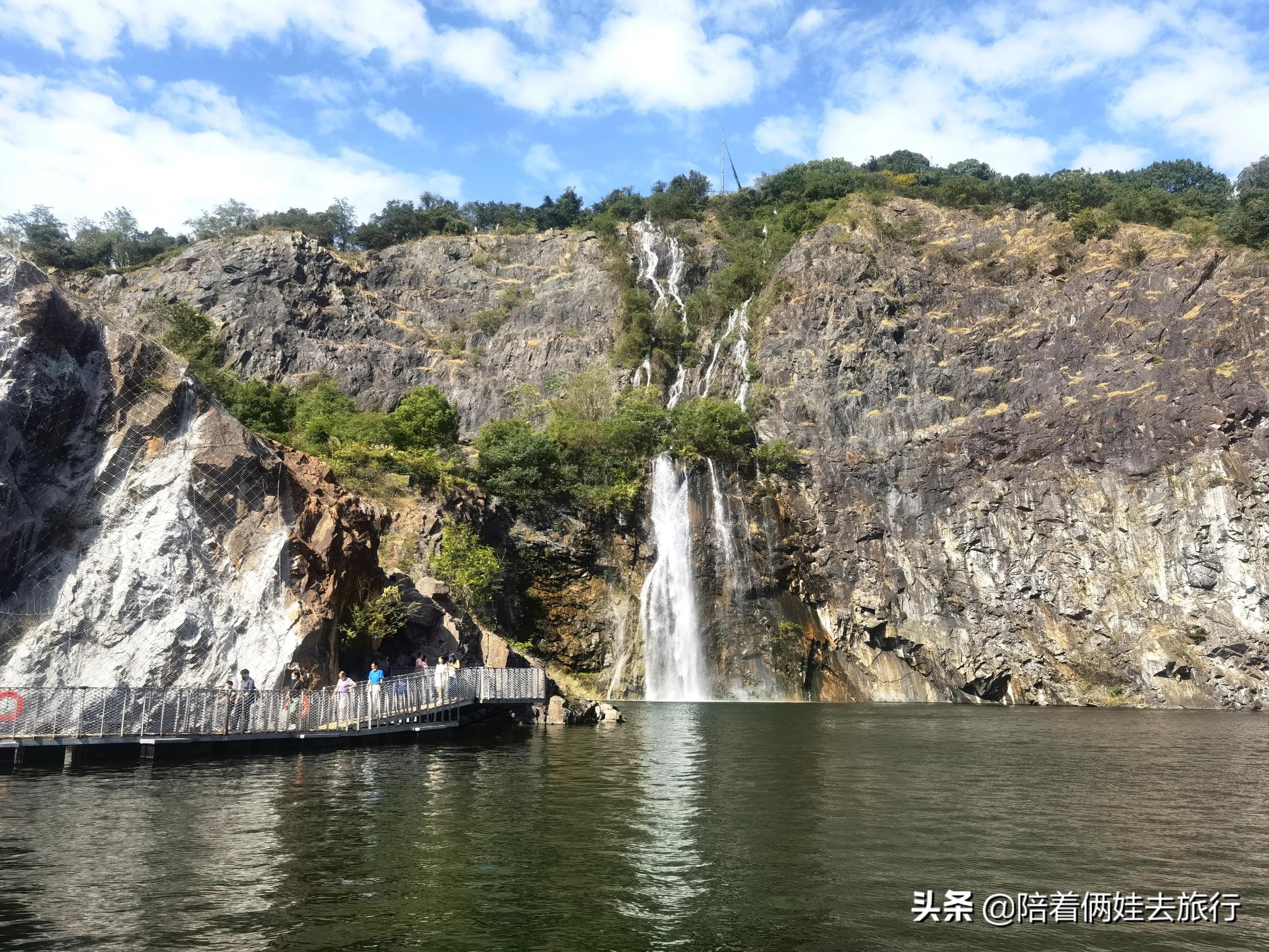 上海辰山植物园矿坑花园,辰山植物园矿坑花园修好了吗