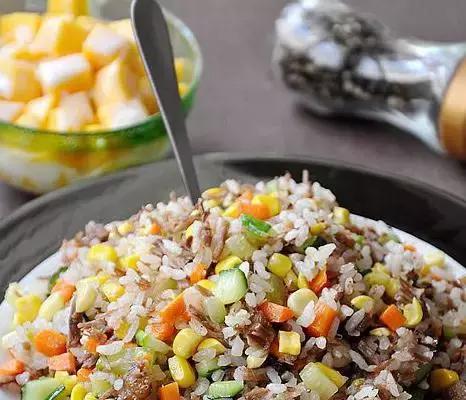 美味蛋炒饭的家常做法,美味好吃的蛋炒饭怎么做