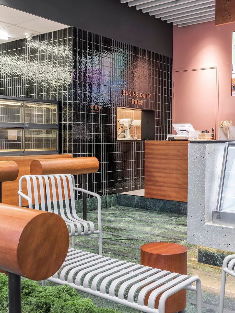 服装人要哭了！年利润4亿、估值90亿的喜茶竟然跨界服装行业？