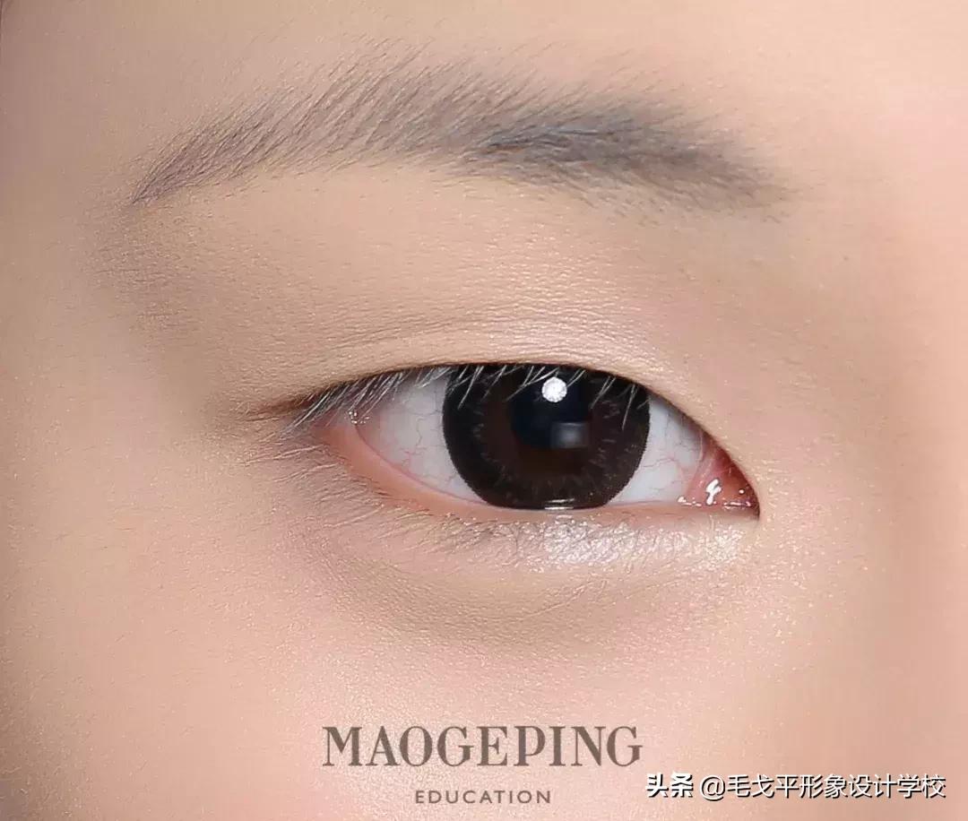 超小眼单眼皮画大眼妆教程,小眼睛眼妆怎么画显大又干净教程
