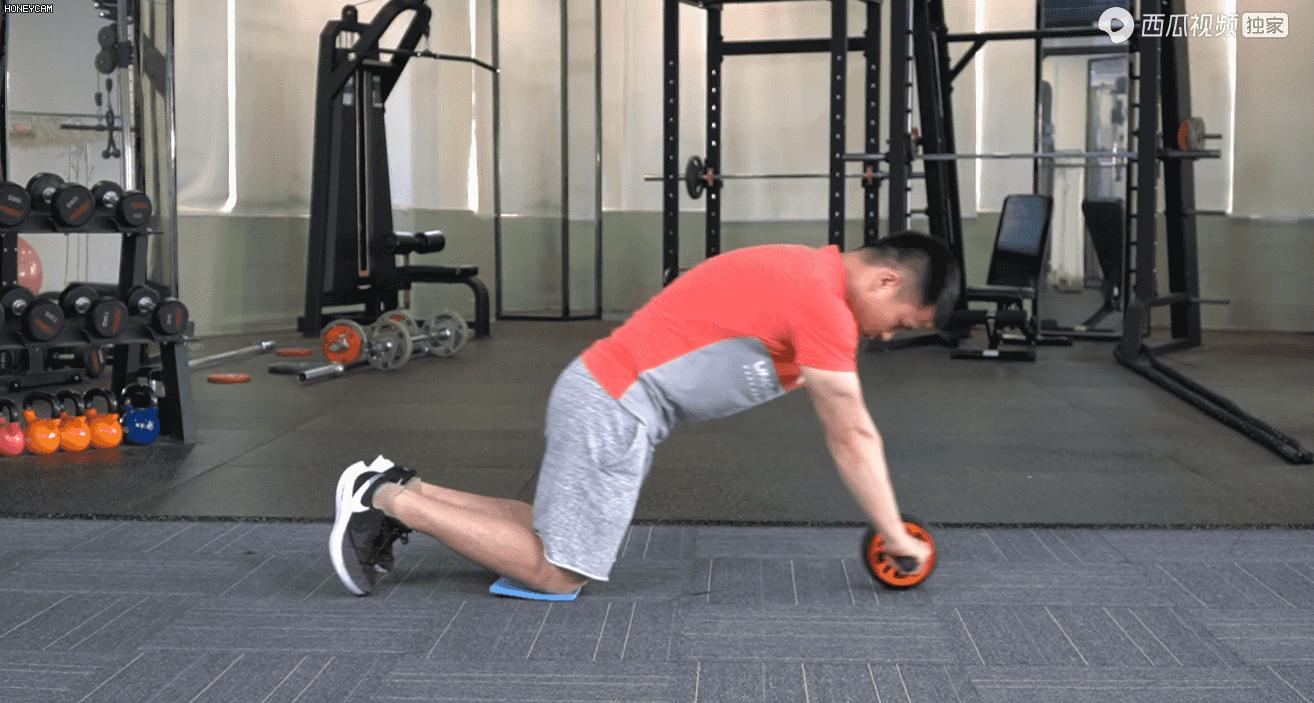 一个轮子的健腹轮,一个健腹轮消耗热量