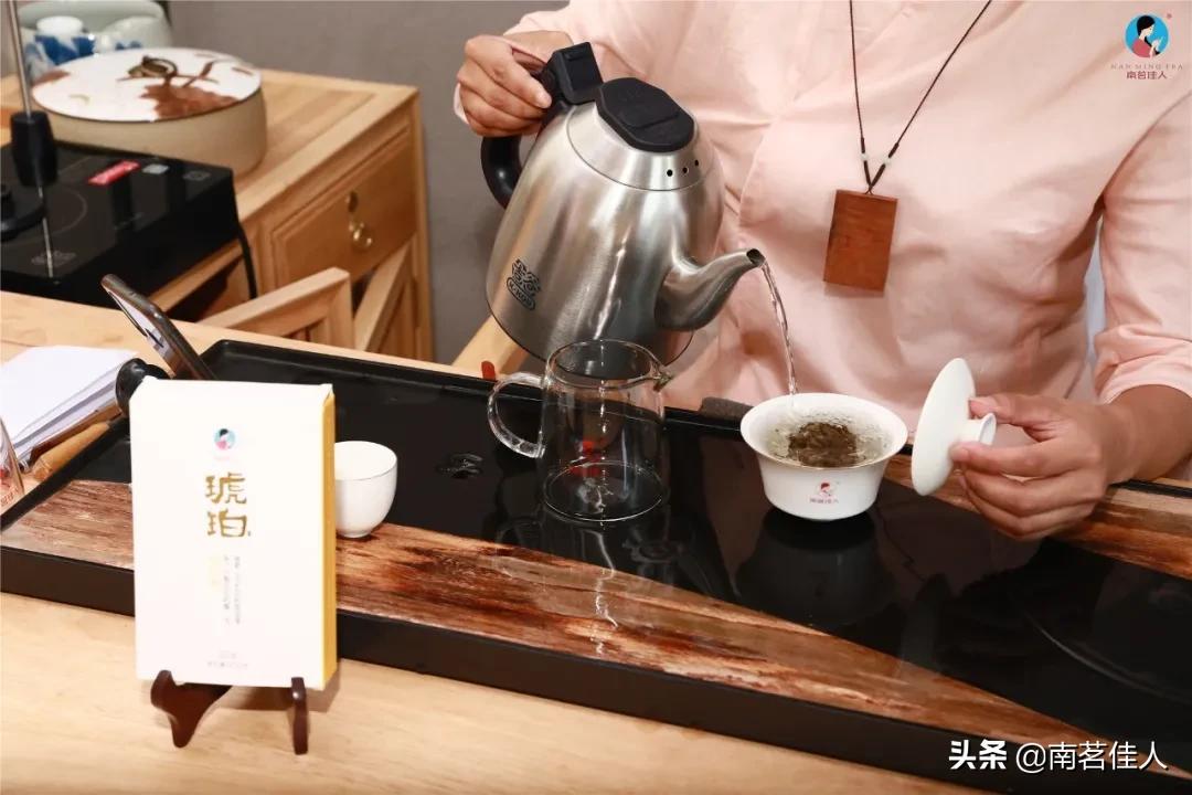 老茶叶正确冲泡方法,老茶叶怎么泡茶喝好