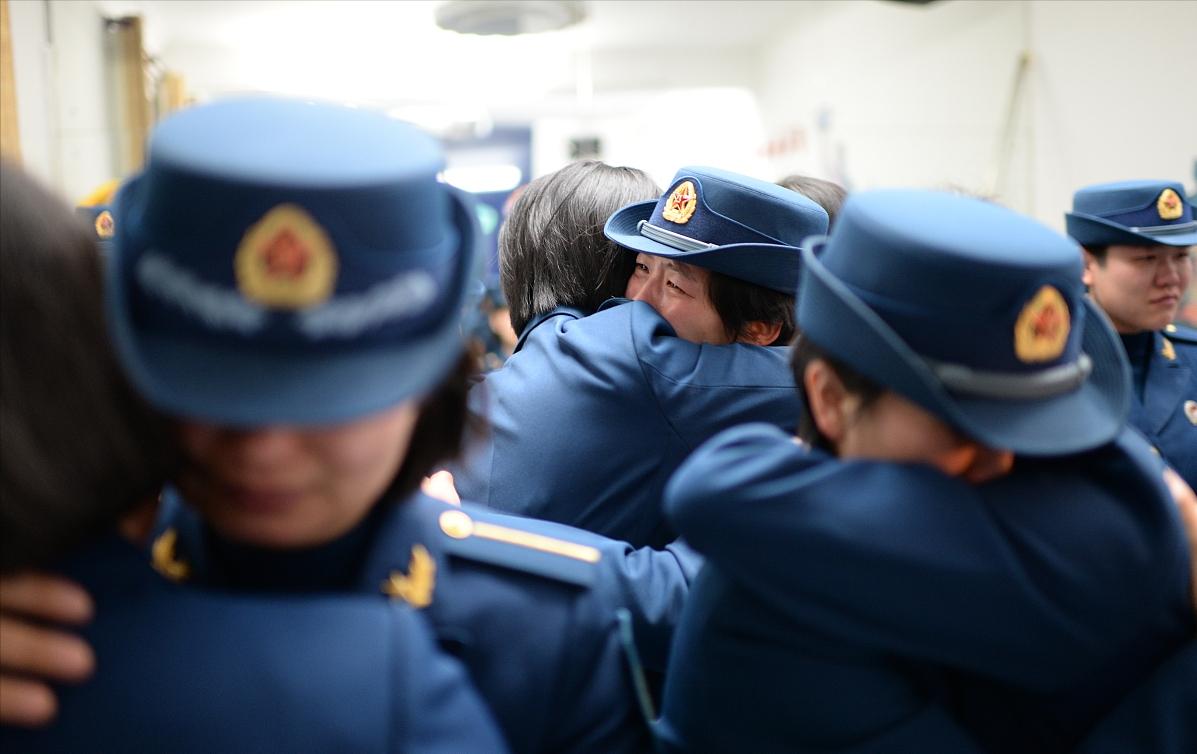 大学期间去当兵好还是毕业好,大学生毕业当兵好还是大学期间好