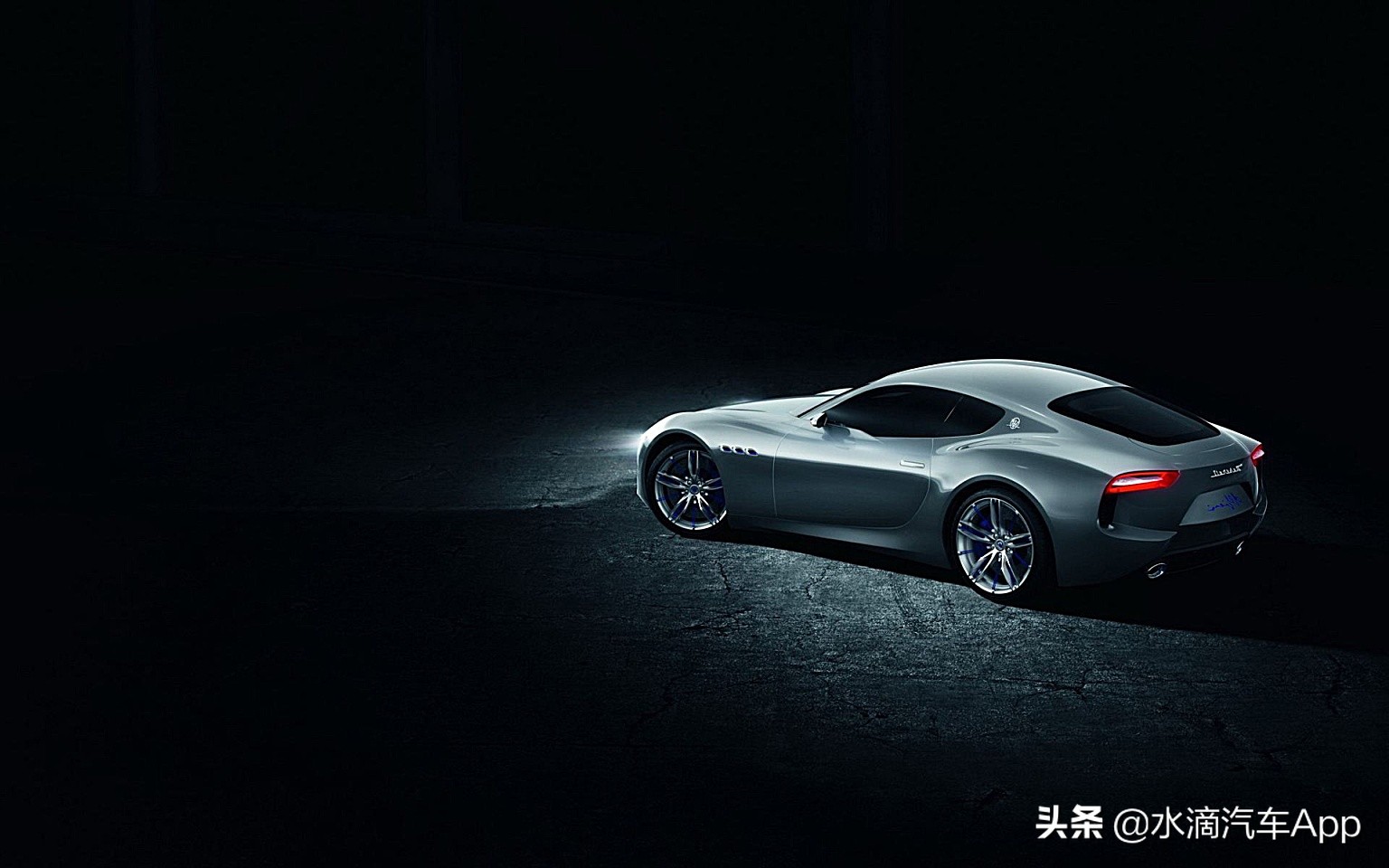 看油耗表的正确方法图解,看油耗怎么算一公里多少钱