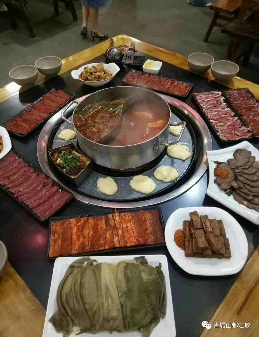 坐上公交去旅行!跟着这条101路线,带你玩遍大半个都江堰~一站一景,吃喝玩乐一网打尽!