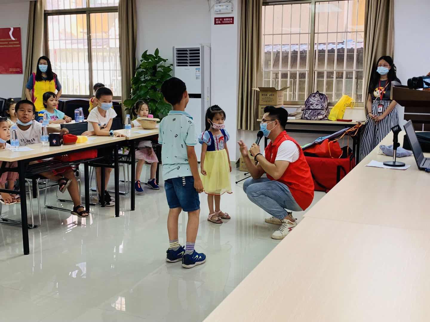 石排禁毒知识讲座走进夏令营,缤纷夏令营