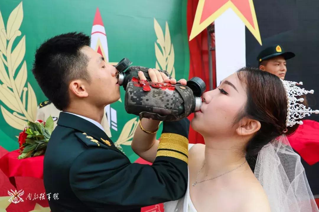 “课目：集体婚礼，内容：娶媳妇儿……”