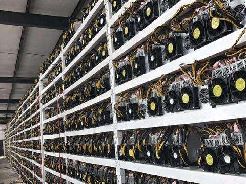 矿卡‘’矿电,一时爽,一直选矿一直爽。长城巨龙1250W全模组。