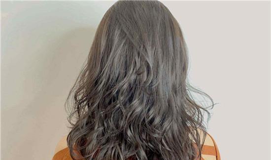 烫发拉直会导致掉头发吗,经常掉头发的适合烫发吗