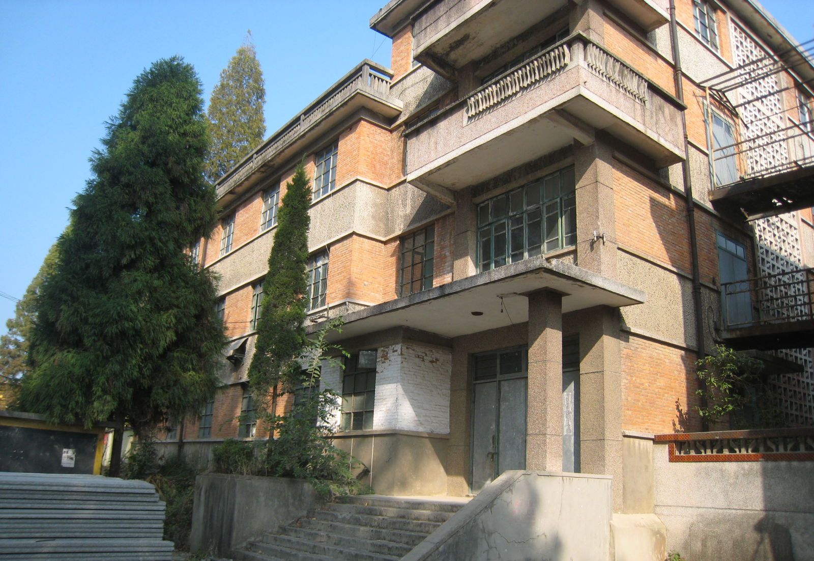 贵州深山发现神秘基地已废弃多年,贵州神秘军事禁区