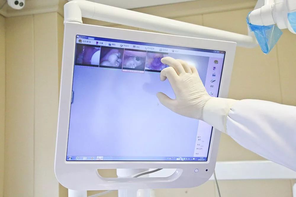 让你笑出自信的不止益达！仅39.9元抢成都华品口腔保健洁牙套餐！