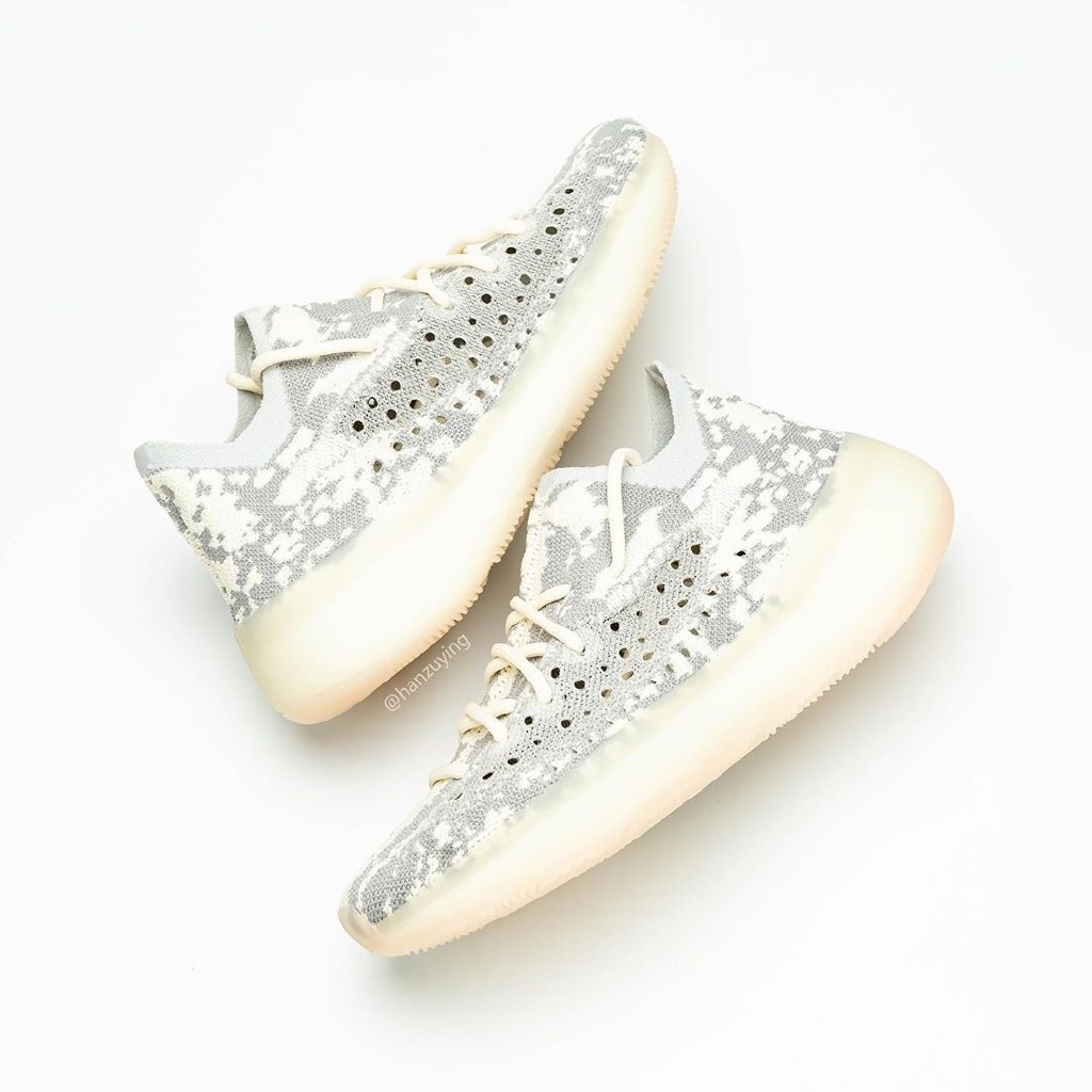 Yeezy350V3实物图赏：新的潮流风向？