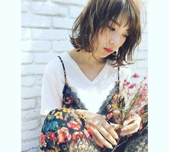 短发烫卷总是外翻是怎么回事,烫的短发变长的尴尬期怎么办