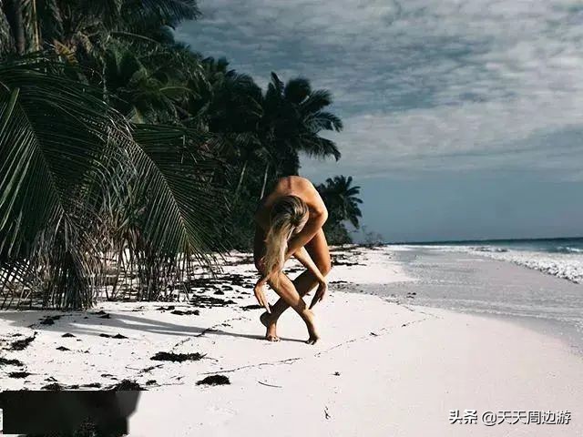 她在世界各地拍下裸照,吸引了8000万的粉丝,却没有一张是色情的