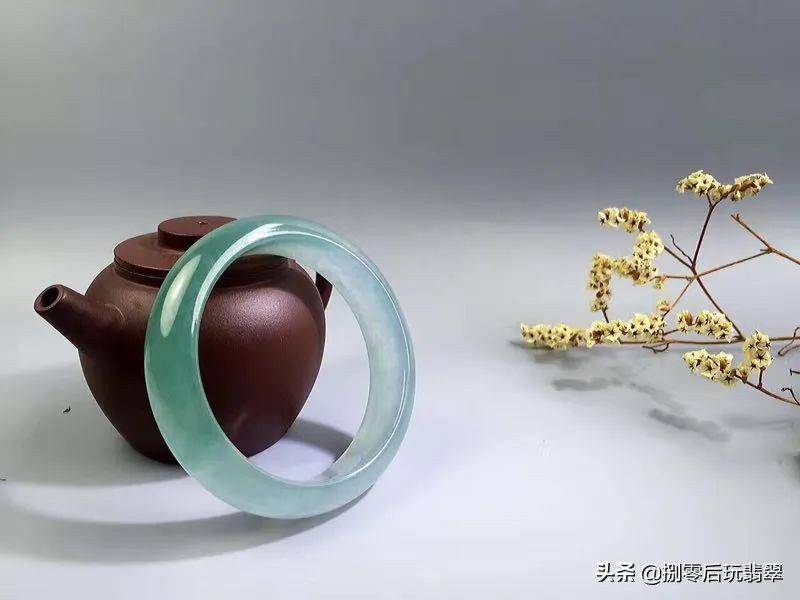 上过蜡的翡翠不能要？​有人拿开水去蜡？不分清这一点伤财又害物